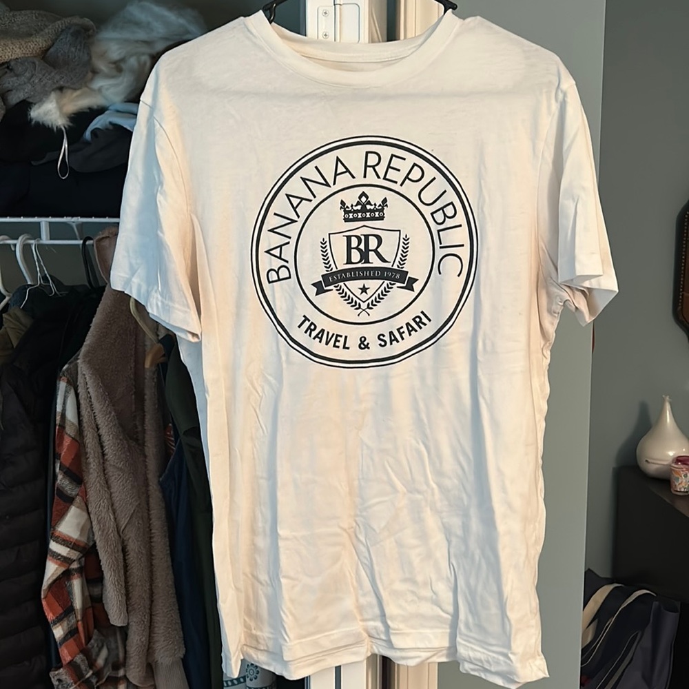 Banana Republic Graphic Tee